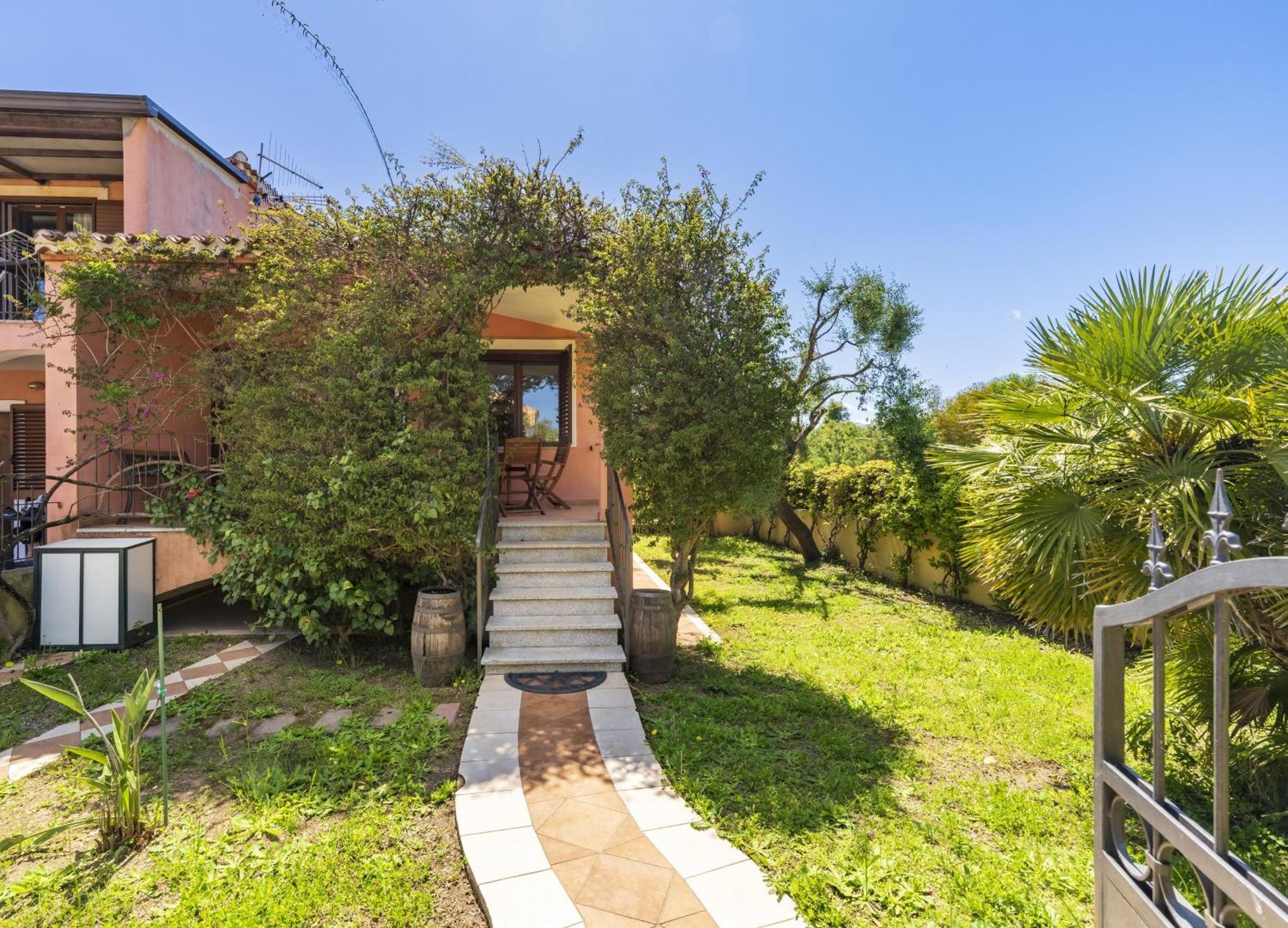 Casa Vacanze Lolivastro 阿尔巴塔克斯 外观 照片